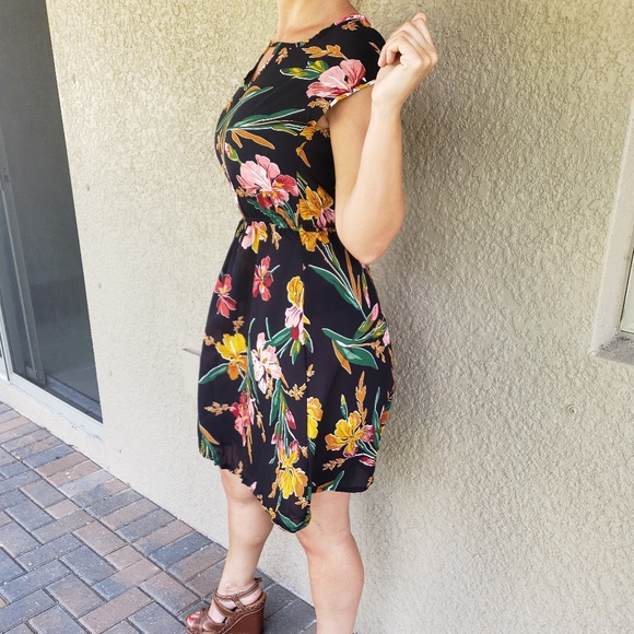 Dress - Picture 5 of 8